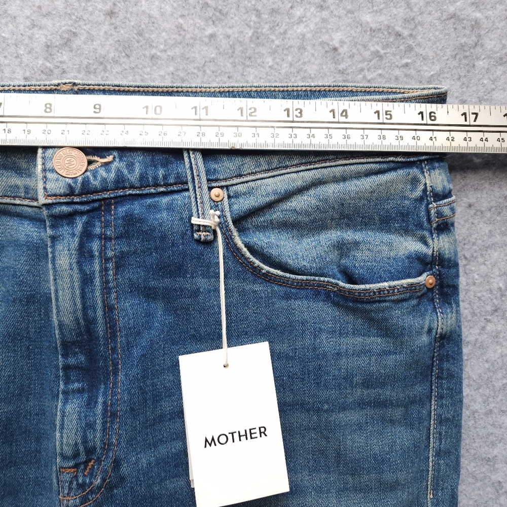 Mother The Weekender Flare Jeans In Love Bombs - Picture 14 of 16